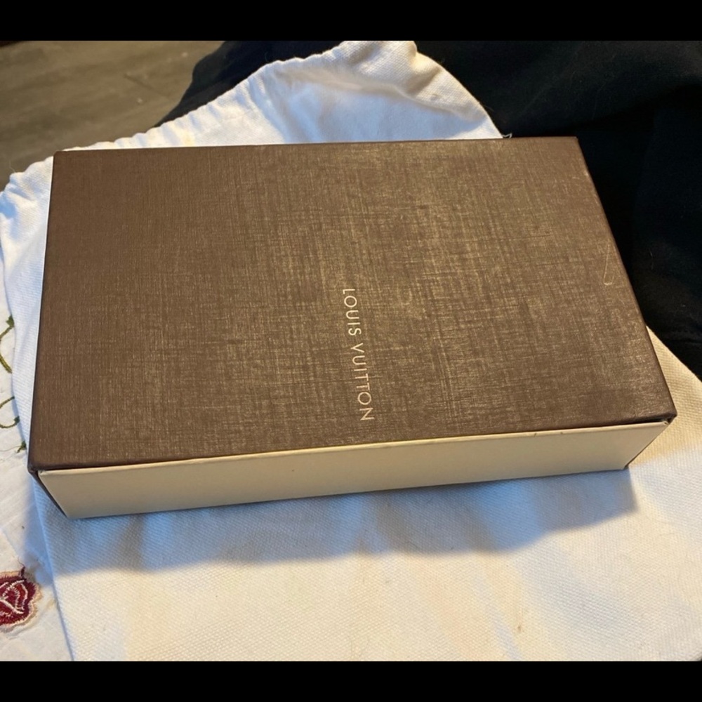 Louis Vuitton Chocolate Brown Gift Box - Picture 2 of 8